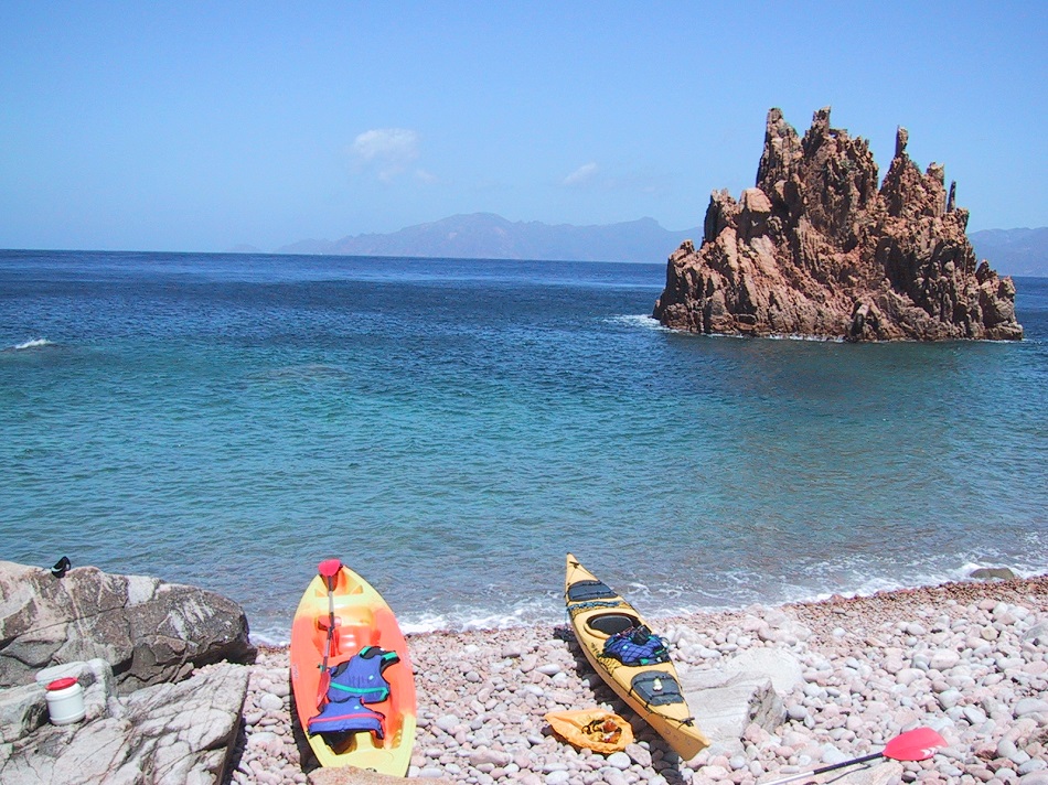 Au fil de l'eau : Raid en Kayak de mer d'Ajaccio à Girolata