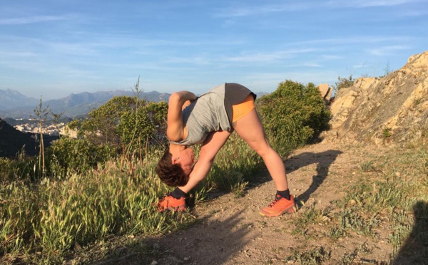 5 postures de yoga pour vous accompagner dans vos randos en Corse