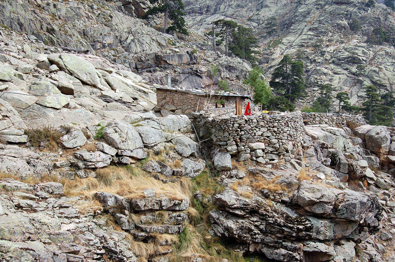 Randonnée en Corse les bergeries de Radule. Rando De la montagne à