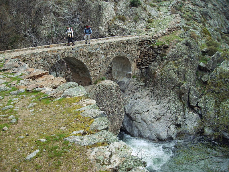 Randonnée en Corse . J2 Le pont de l'Ercu.