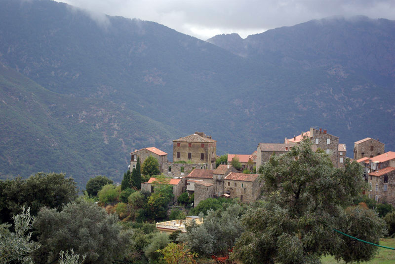 Le village de Sta Lucia di Tallà.