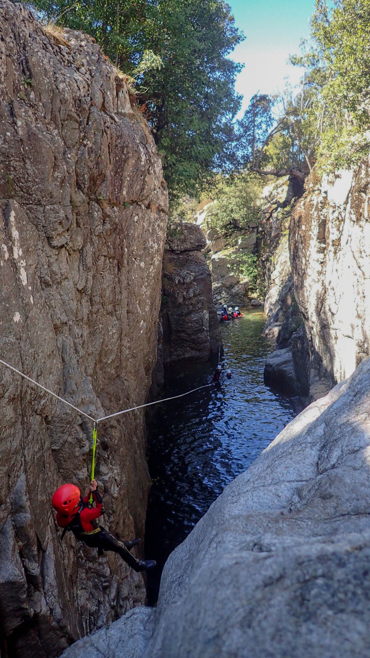 corse famille canyoning